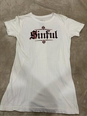 Sinful White Tee with Black and Red Gothic Logo bling embellished wings size XL